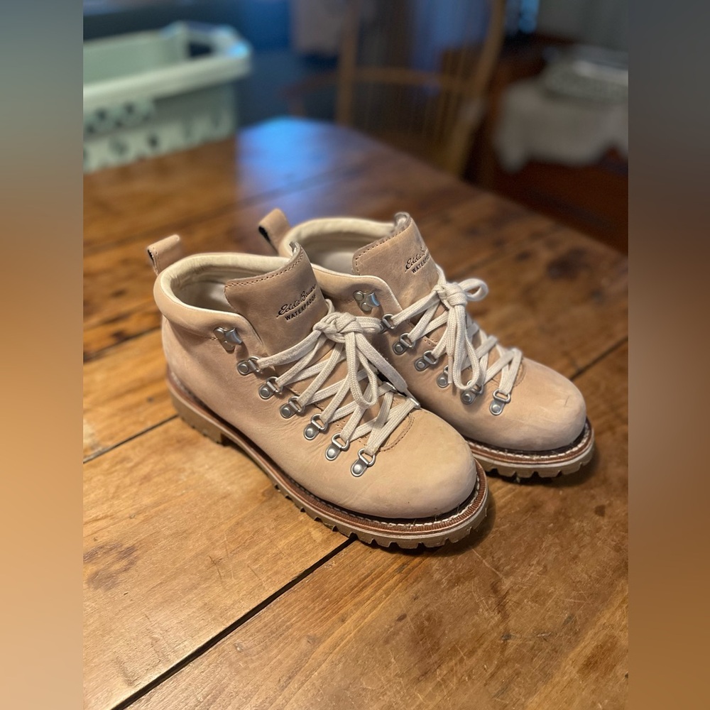 Eddie Bauer Women's K-6 Cream Winter Boots